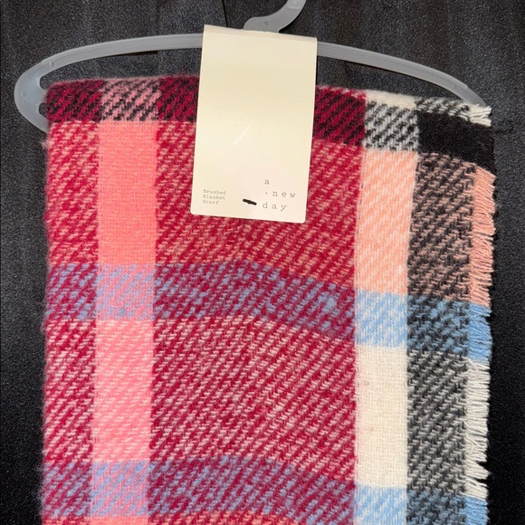 A New Day Women’s Pink Magenta Plaid Brushed Blanket Wraps Scarf NWT - Picture 2 of 5